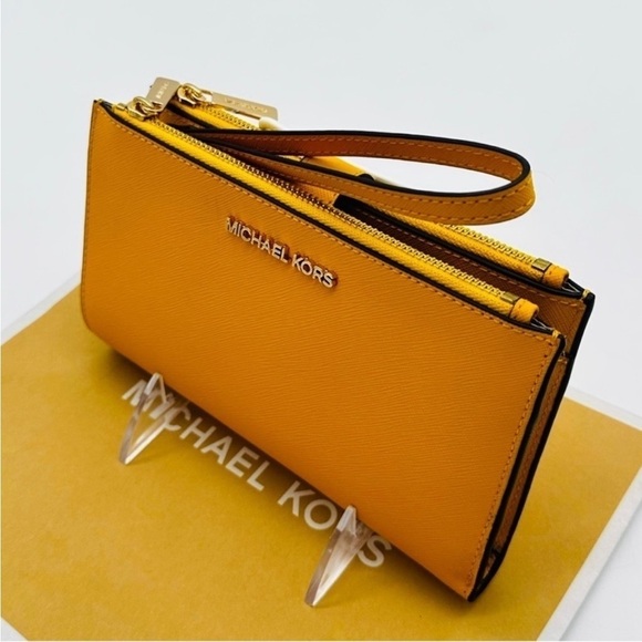 Michael Kors Large Double Zip Wallet Wristlet
Jasmine Yellow - Picture 6 of 9